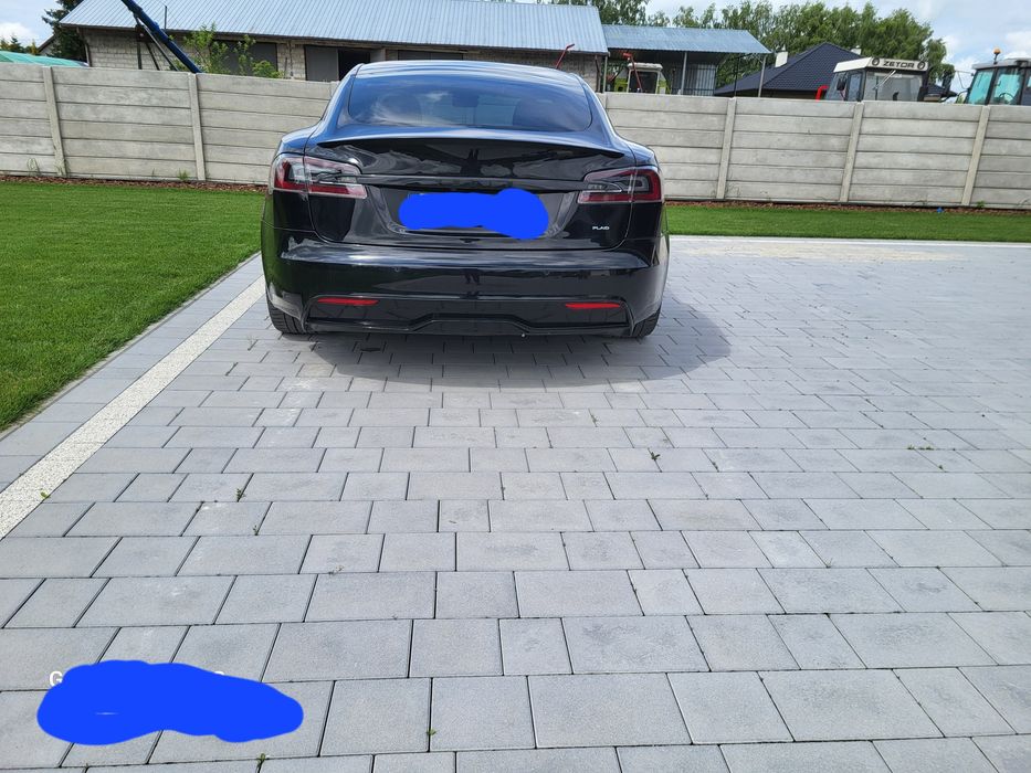 TESLA Model S Plaid