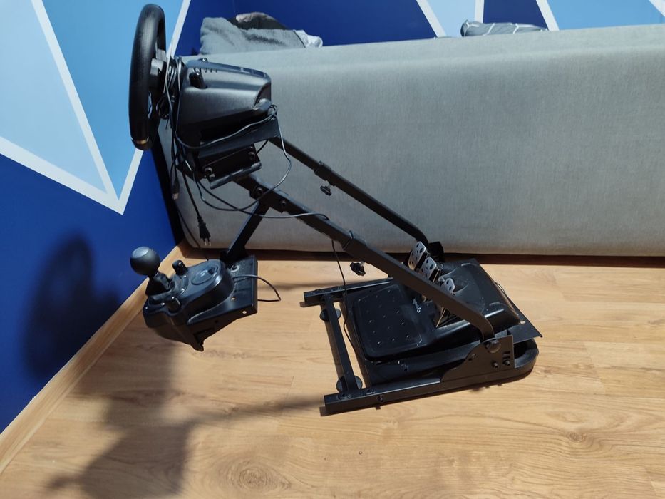 Zestaw gamingowy do symulatorów jazdy