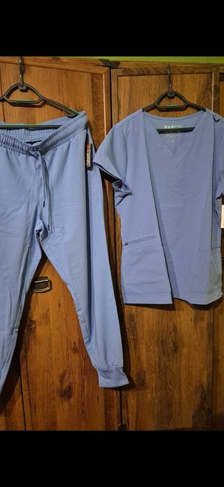 Śliczny błękit uniform z wiskozą premium USA XL nasze XXL pielęgniarka