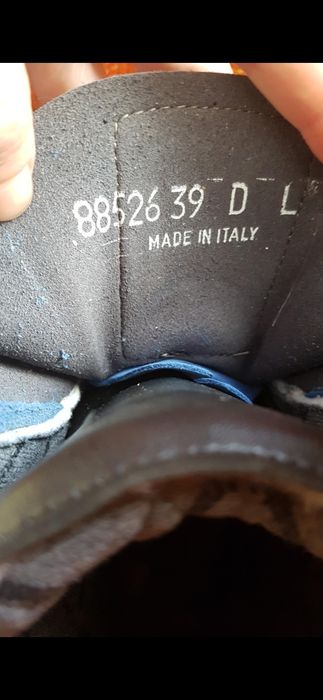 Трекінгові черевики.