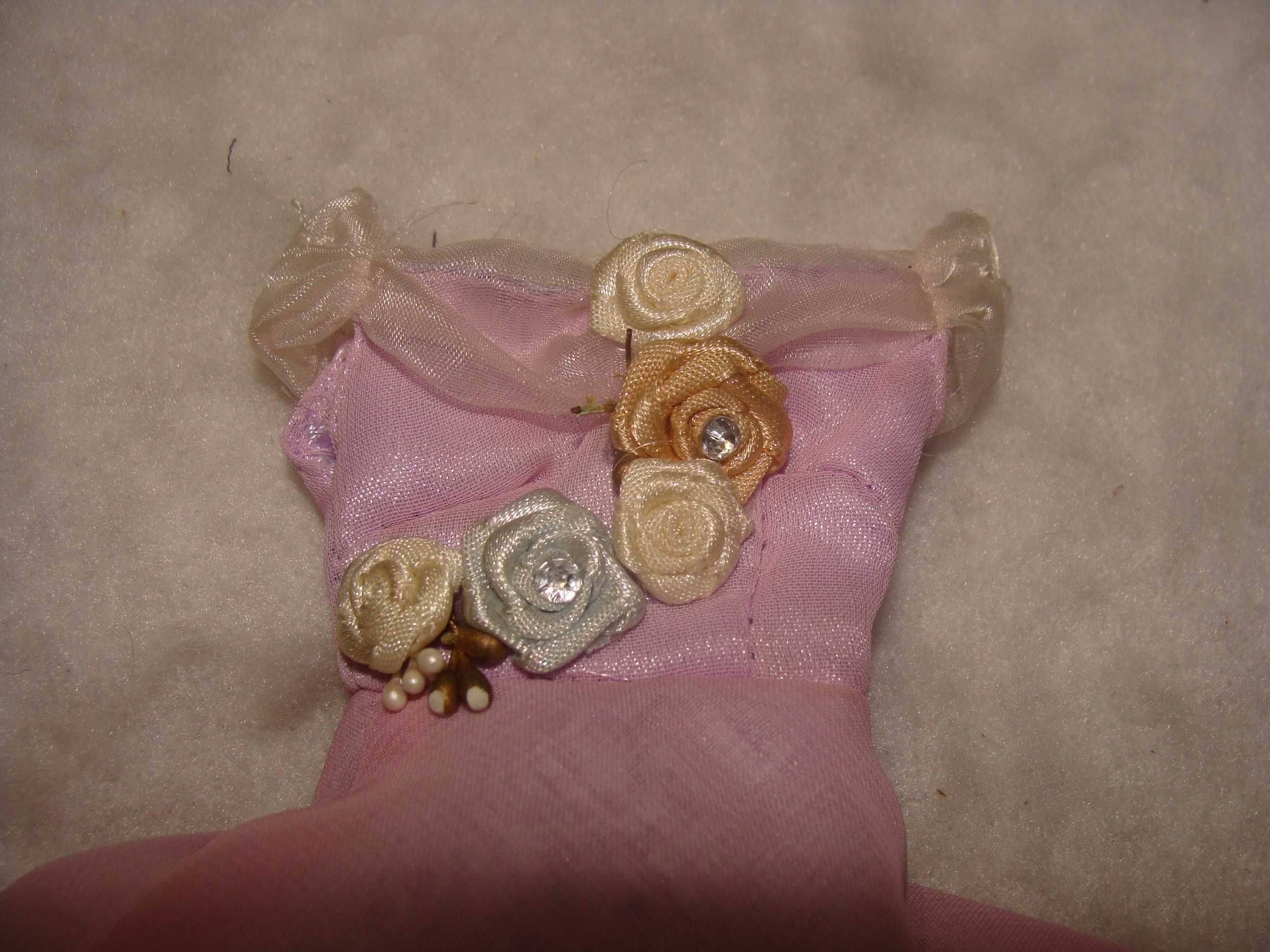 Vestido Rosa Áustria - Coleção Vestidos do Mundo da Boneca Barbie