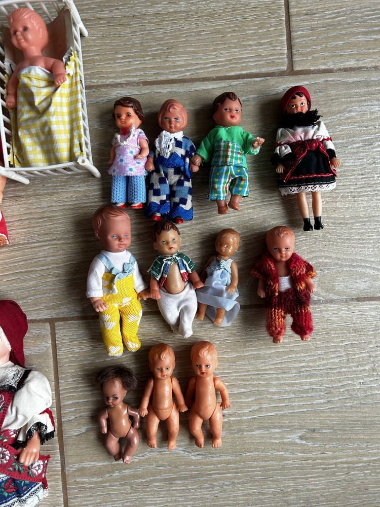 Продаж вінтажних міні лялечок Арі і т.п.