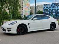 Porsche Panamera 4S