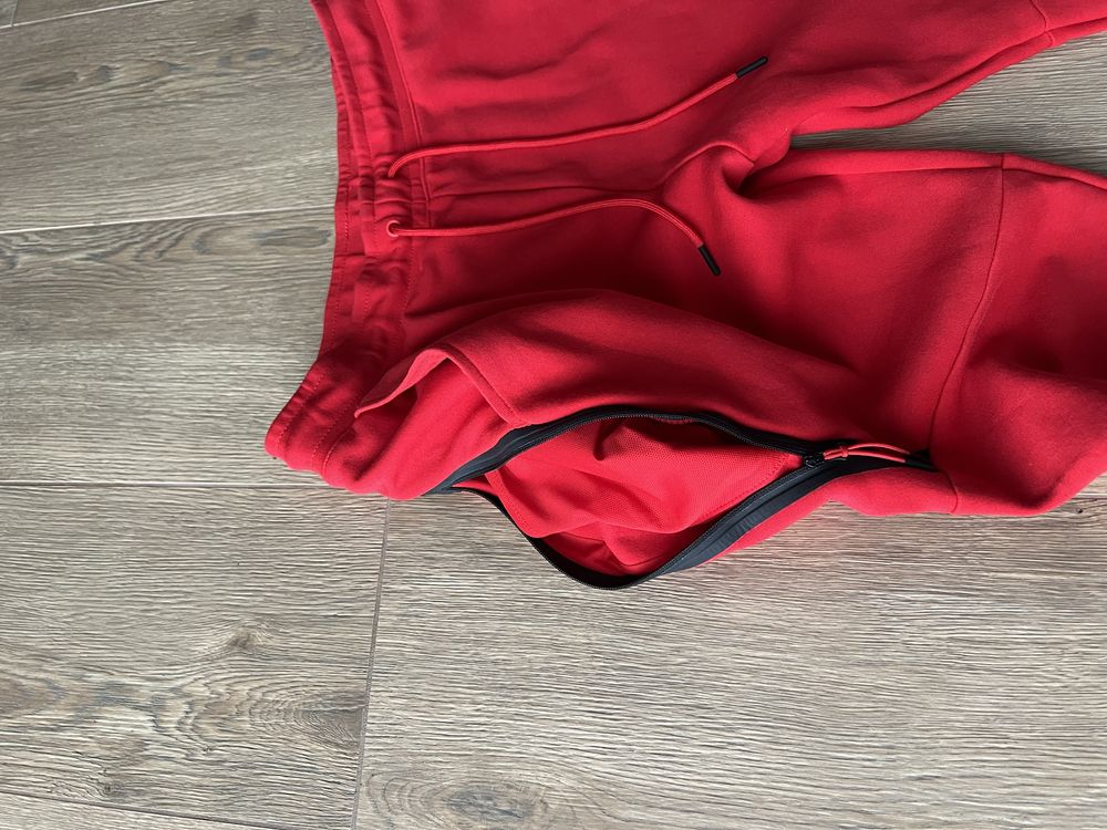 штани Nike Tech Fleece s m