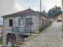 Moradia em pedra para restaurar
