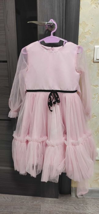 Продам святкове плаття 104 розмір