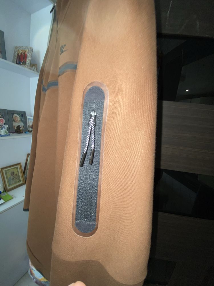 Продам оригінальний nike tech fleece