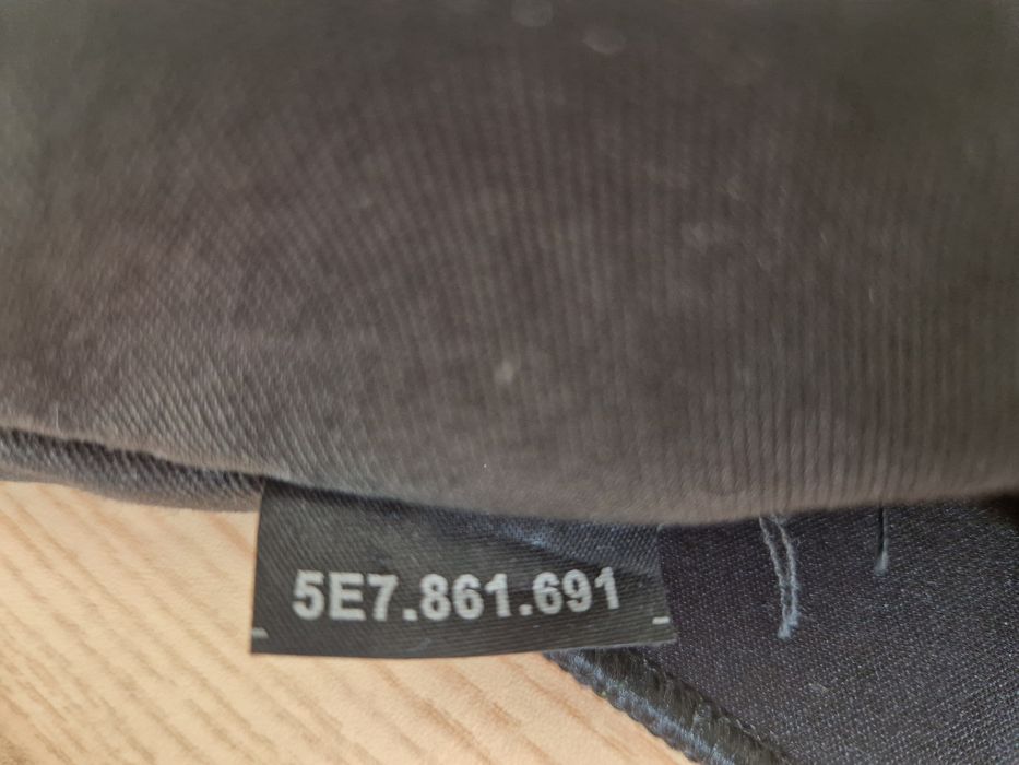 Siatka przegroda bagażnika SKODA Octavia 5E7.861.691