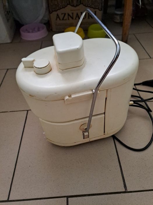 Продам соковыжималку Росинка