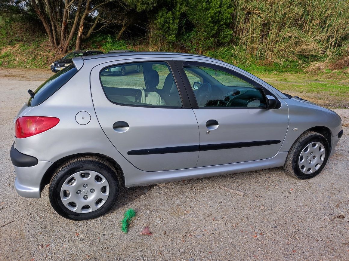 Peugeot 206 só 43 mil kms