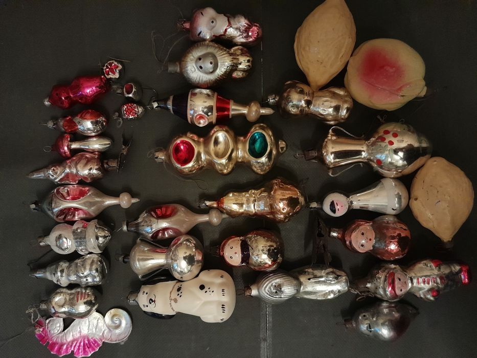 Кукла,кокеси,  машинки, хоккей  гирлянды. игрушки ёлочные.