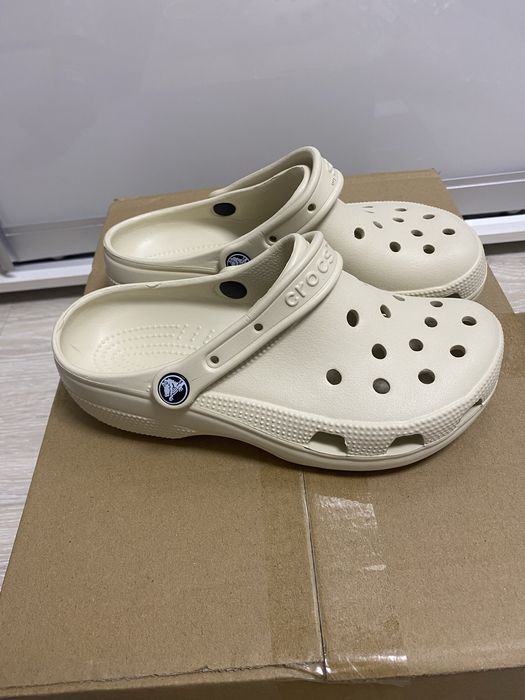 Крокси жіночі бежеві 37 розмір