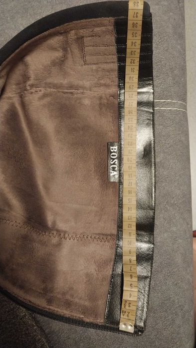 Продам кожаные зимние женские сапоги р. 39, внутри цигейка