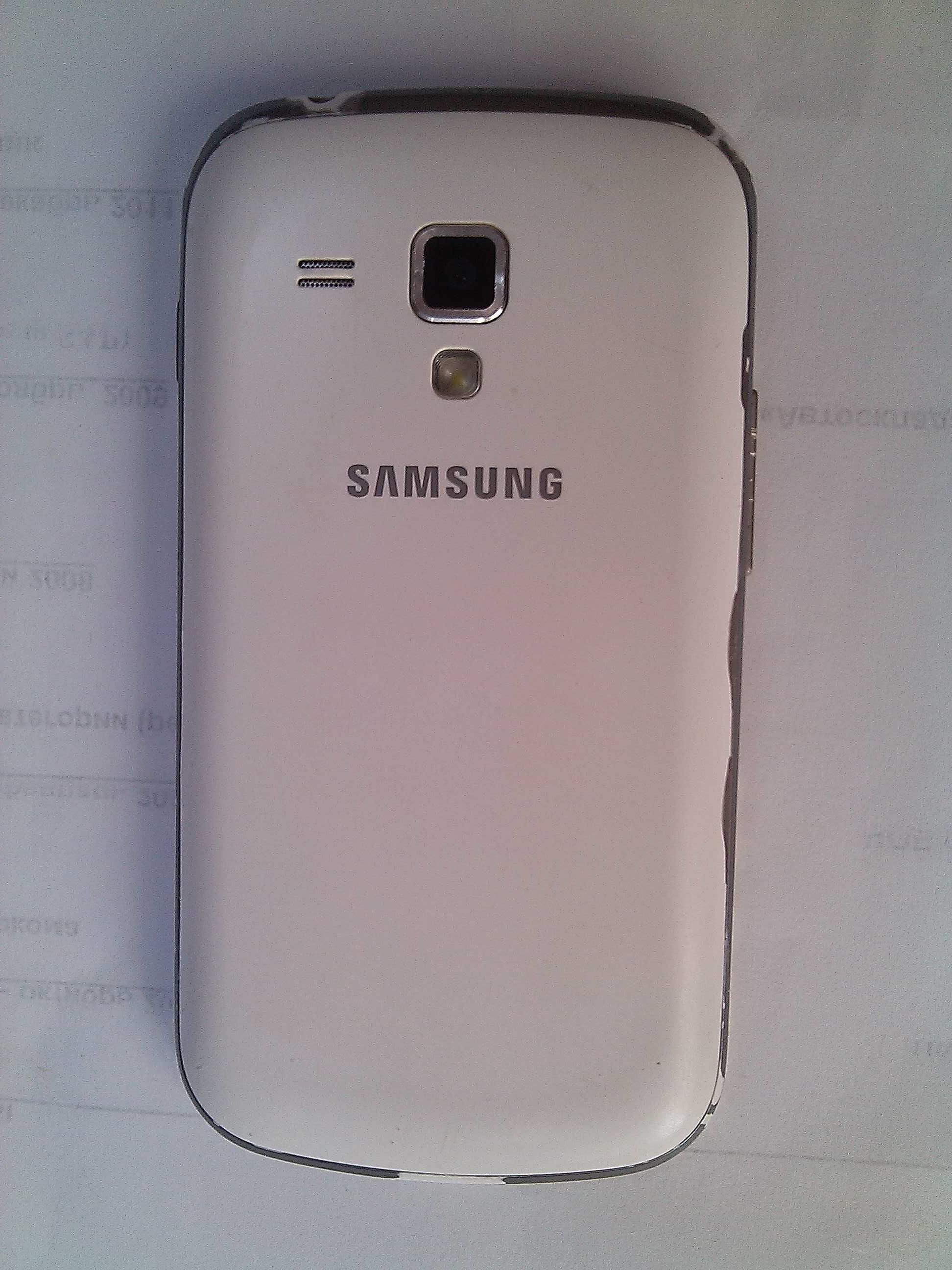 Смартфон Samsung GT-S7562