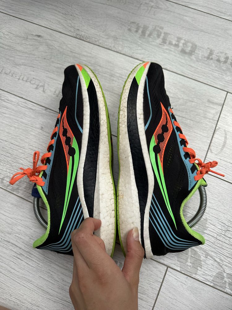 Buty do biegania Saucony Endorphin Pro r. 44,5
