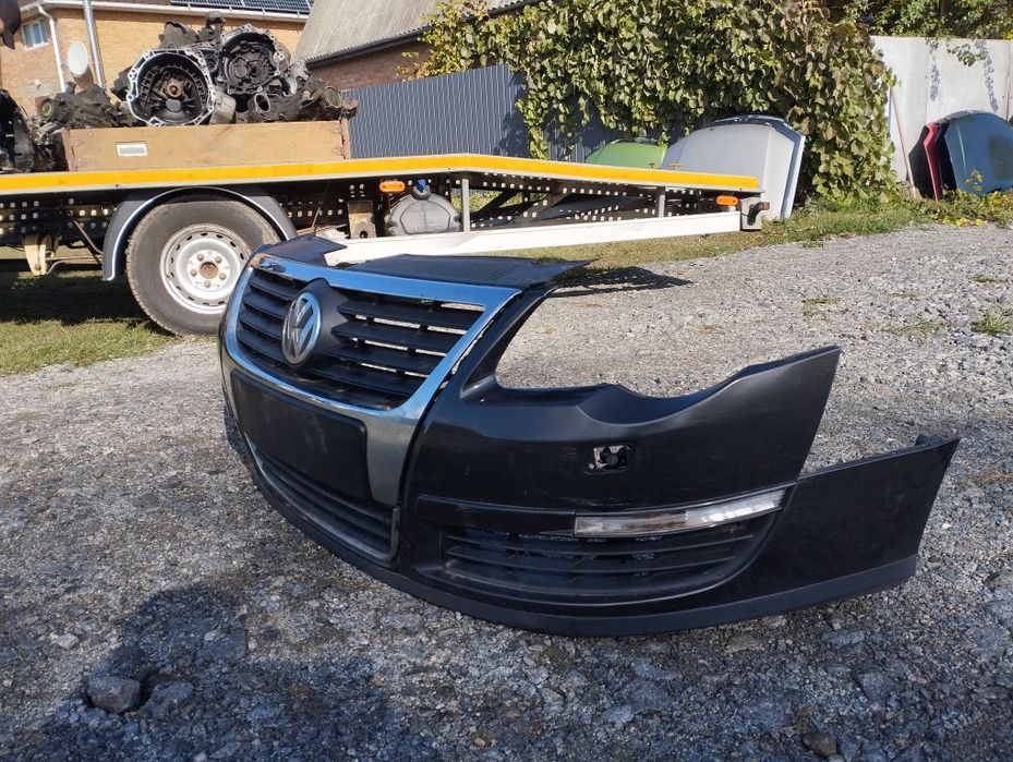 Передній Бампер Фольксваген Пасат В6