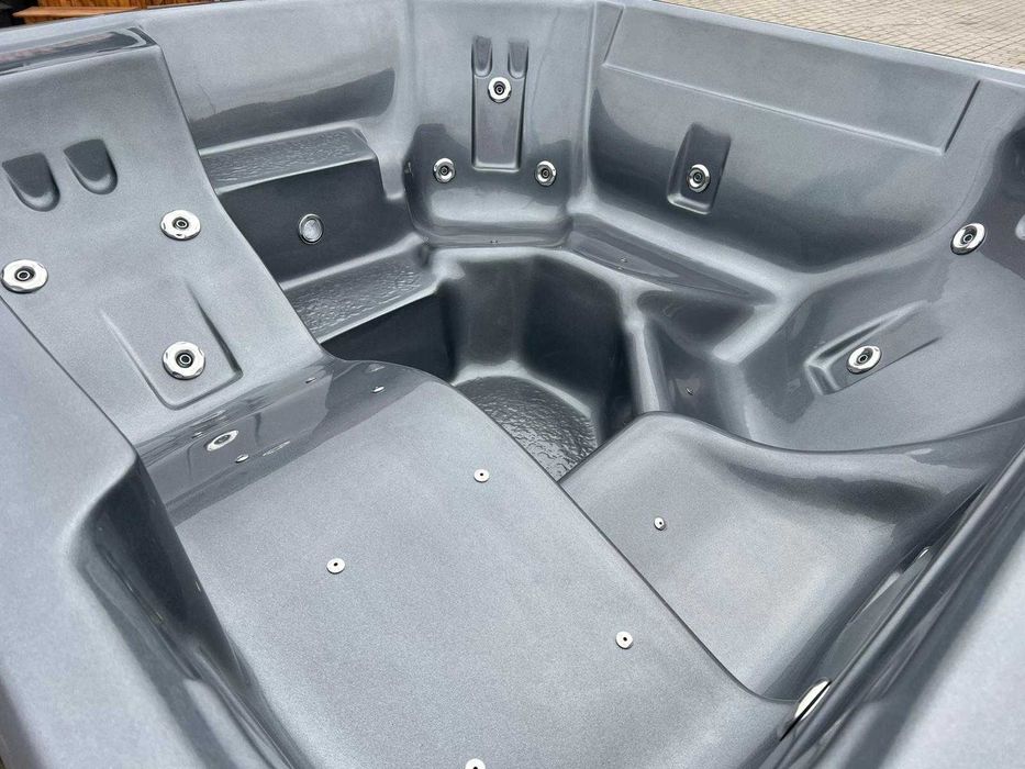 Balia bania hot tub jacuzzi ogrodowe całoroczne opalane drewnem masaż