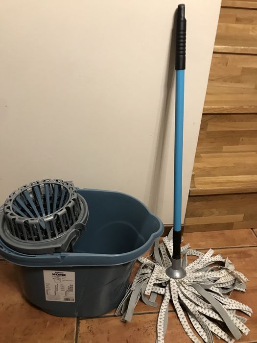 Zestaw  mop wiadro z dociskaczem obrotowym
