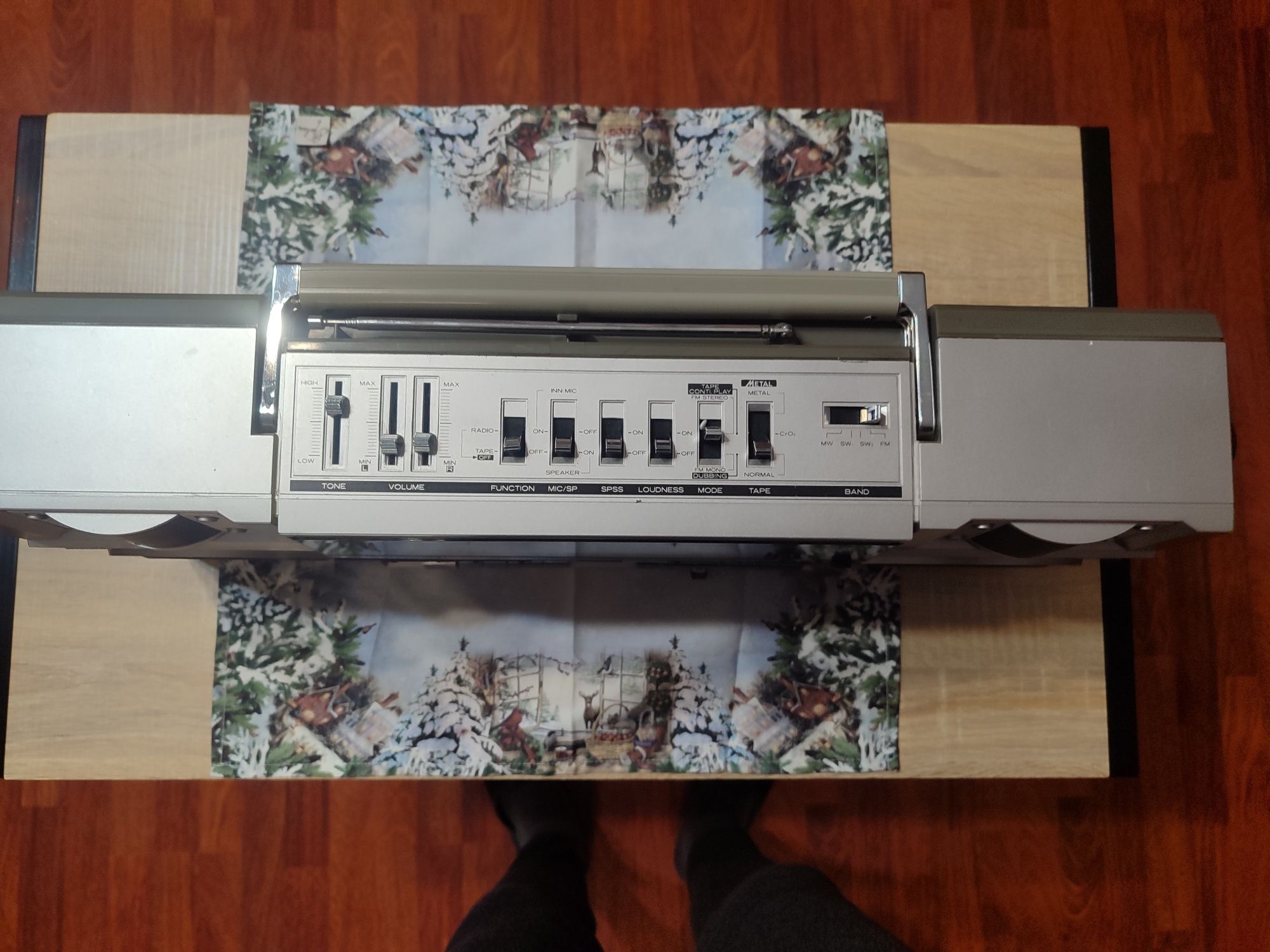 Коробочна Манґгнітола Hitachi TRK W55W