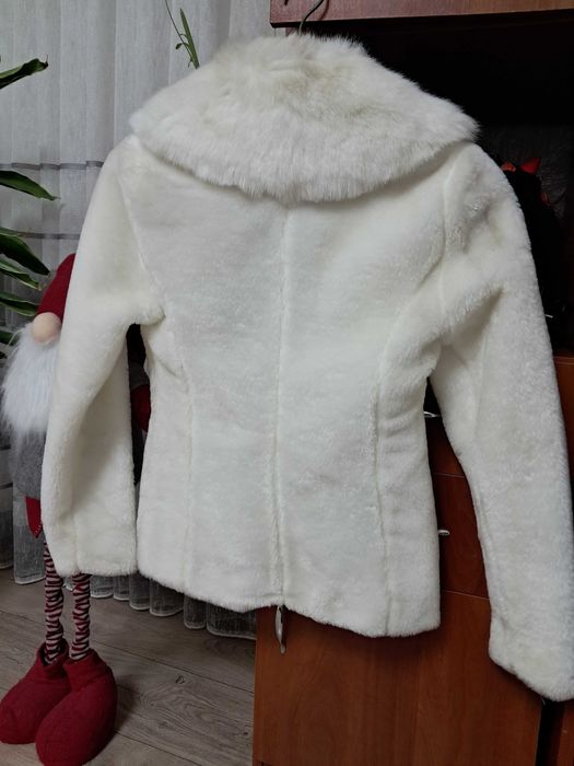 Шуба біла жіноча S