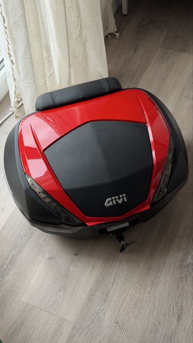 Bau Moto Case GIVI V47NN Preto e Vermelho