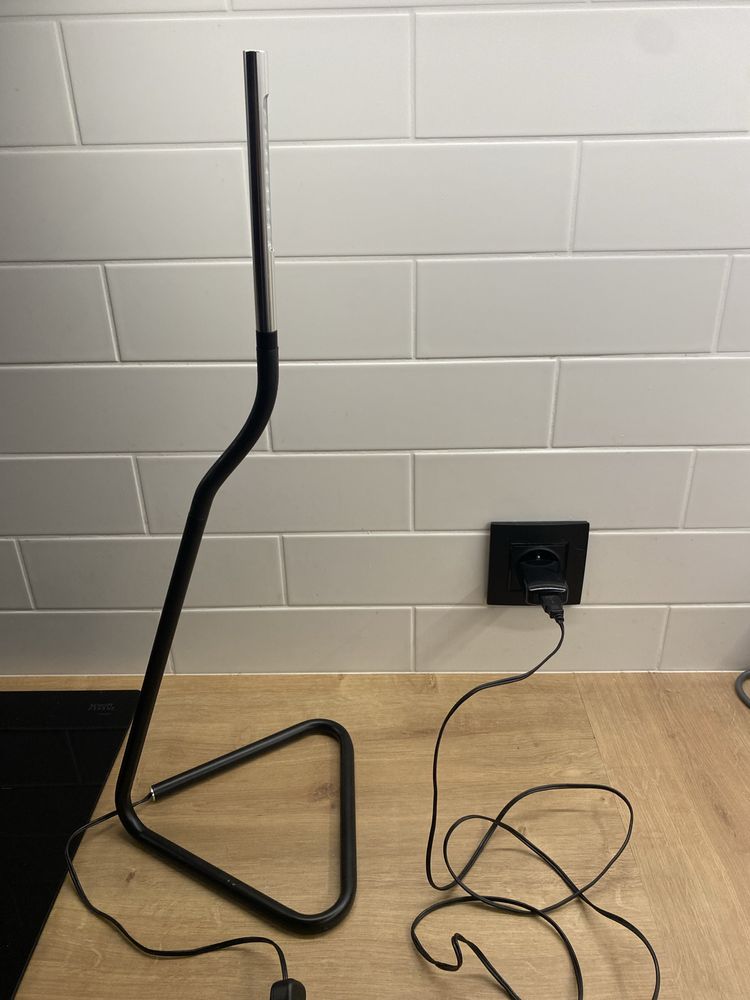 Ikea Harte Lampka biurkowa / nocna czarna