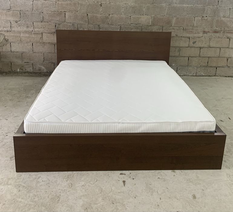 Łóżko Ikea Malm z materacem 180 x 200 cm
