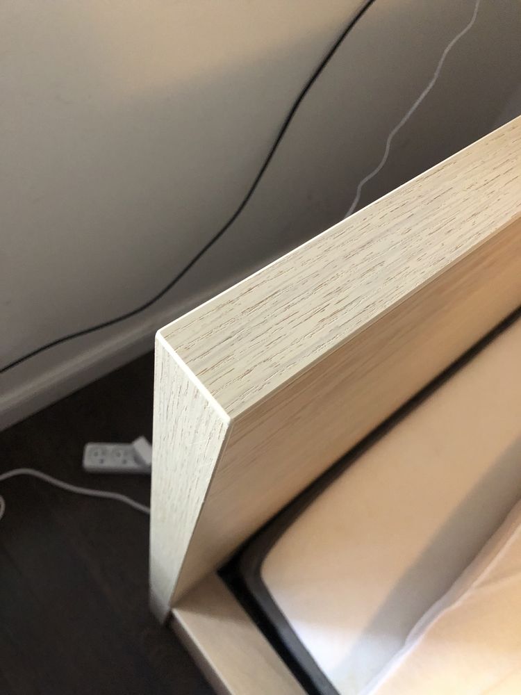 Łozko z zaglowkiem Ikea z materacem i pojemnymi szufladami