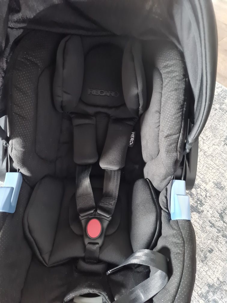 Fotelik Nosidełko Recaro Privia Black 0-13 kg

Jeden z najlżejszych f