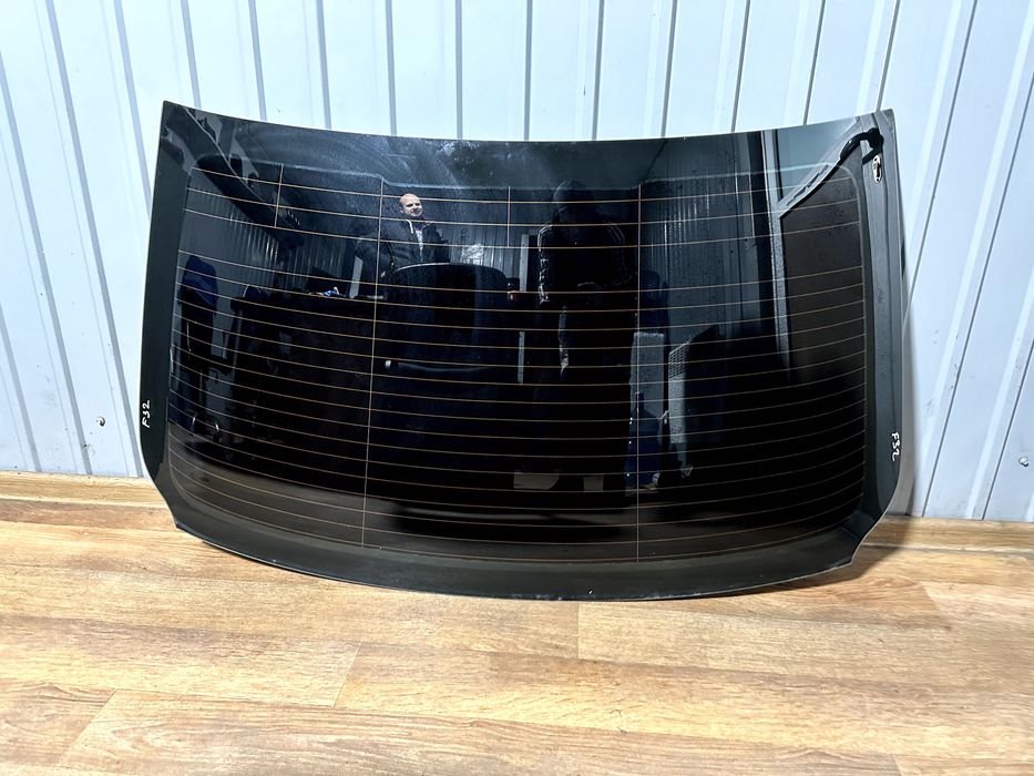 Заднее стекло BMW F30