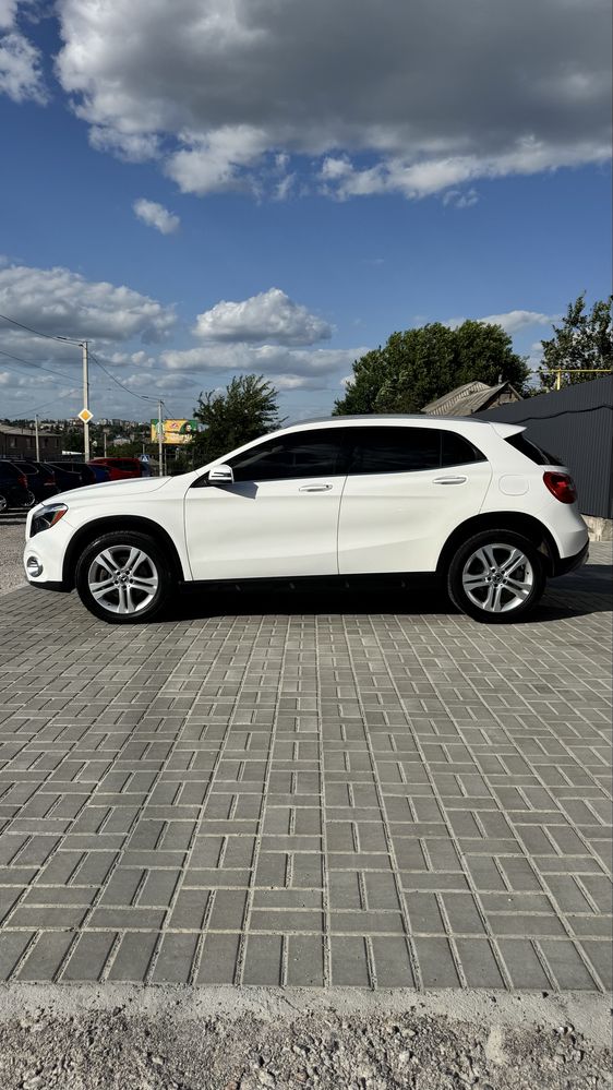 Mercedes-Benz GLA Мерседес-Бенц ГЛА 2,0 бенз 2017 р 7G-Tronic 4matic