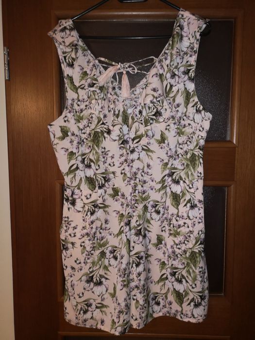 Kombinezon w kwiaty Stradivarius