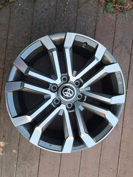 Диски нові R20 6x139.7 на Toyota Land Cruiser Prado