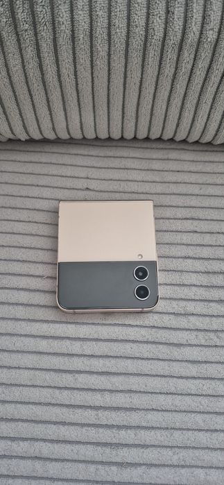 Samsung flip 4 stan idealny