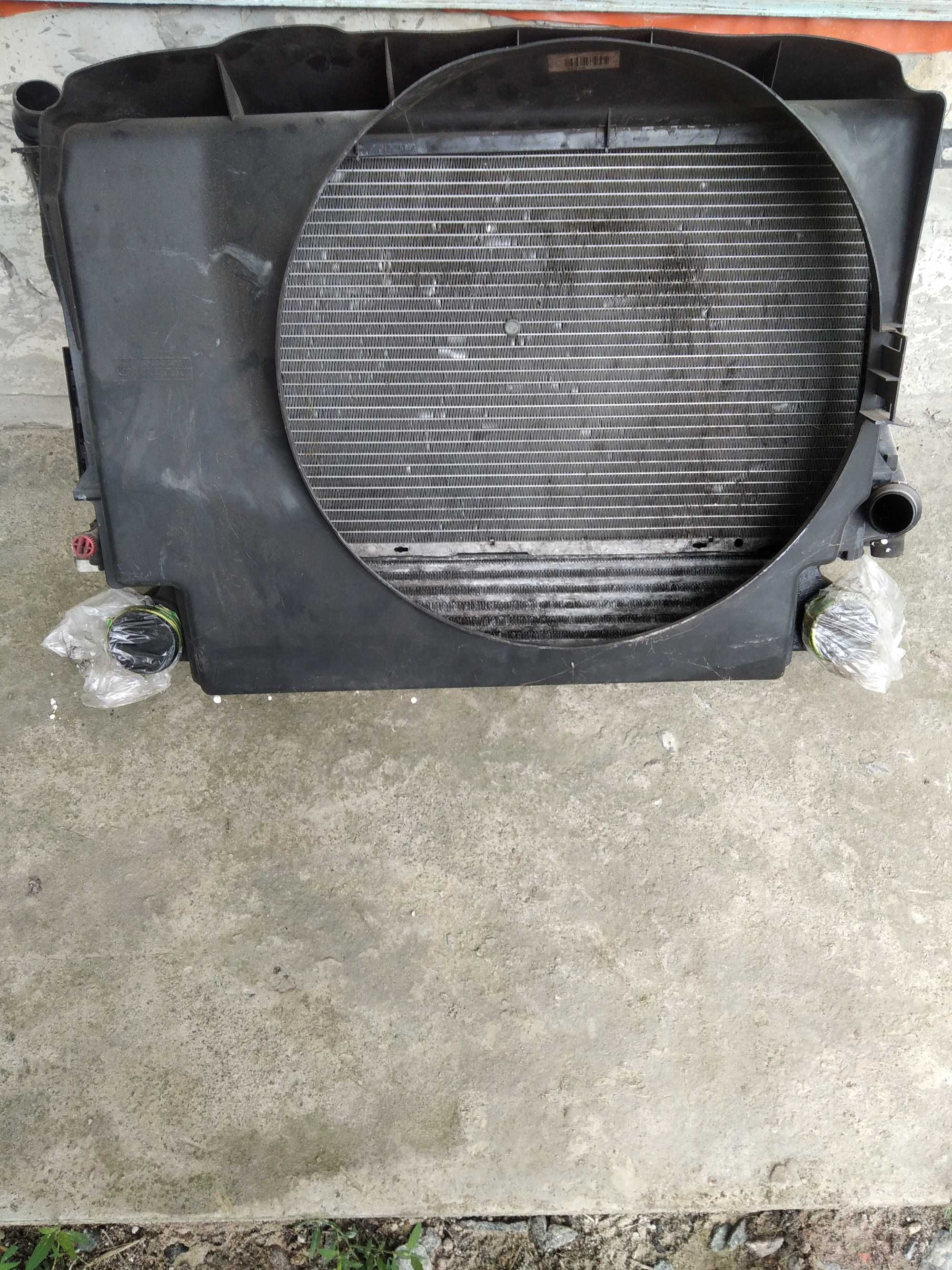 Радиатор БМВ Е39