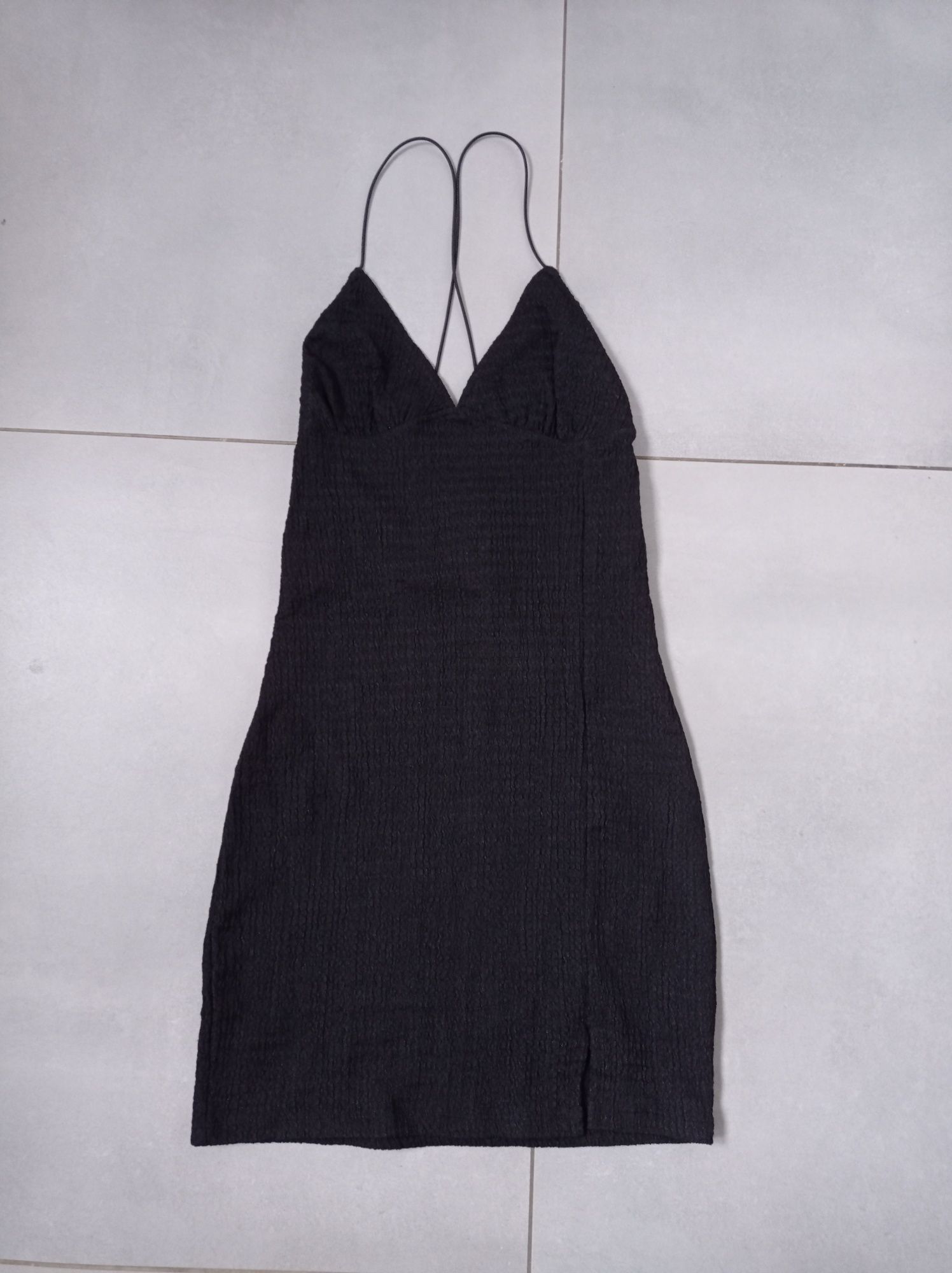 Czarna sukienka mini H&M
