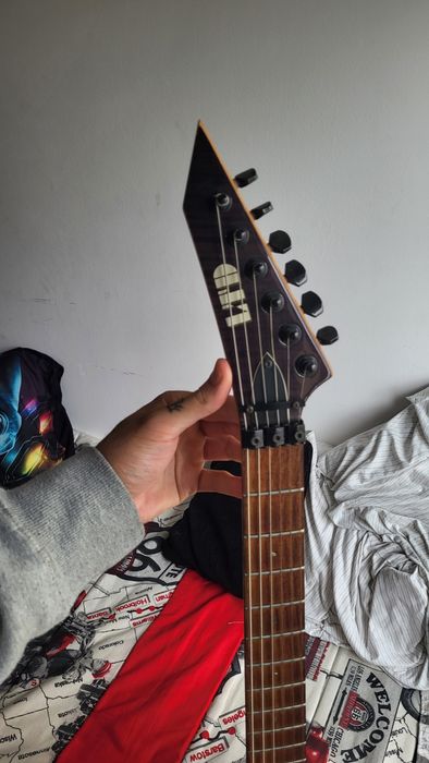 ESP LTD M-100FM com EMG 81/85