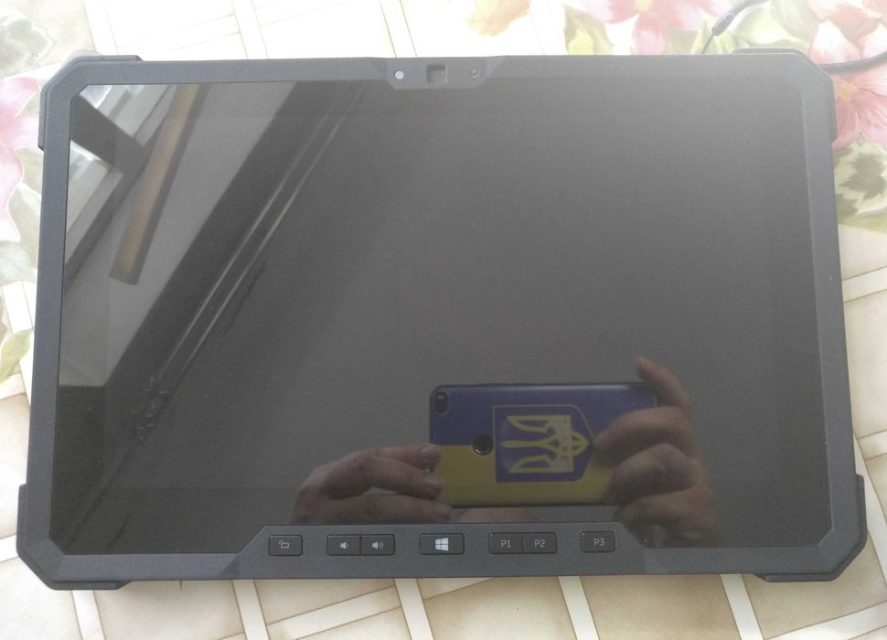 Dell Latitude 7202 Rugged Tablet - CoreM 8GB 500GB SSD WiFi+ BT Win 10