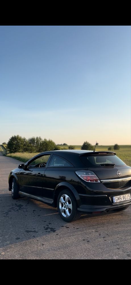 Opel astra h gtc 1.8