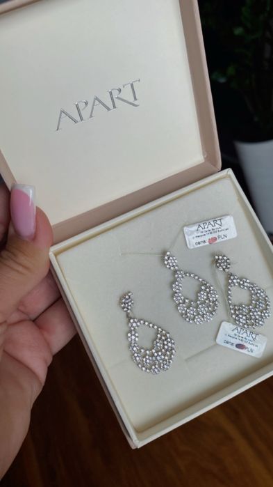 Okazja! Komplet biżuterii. Zawieszka, kolczyki z cyrkoniami Apart