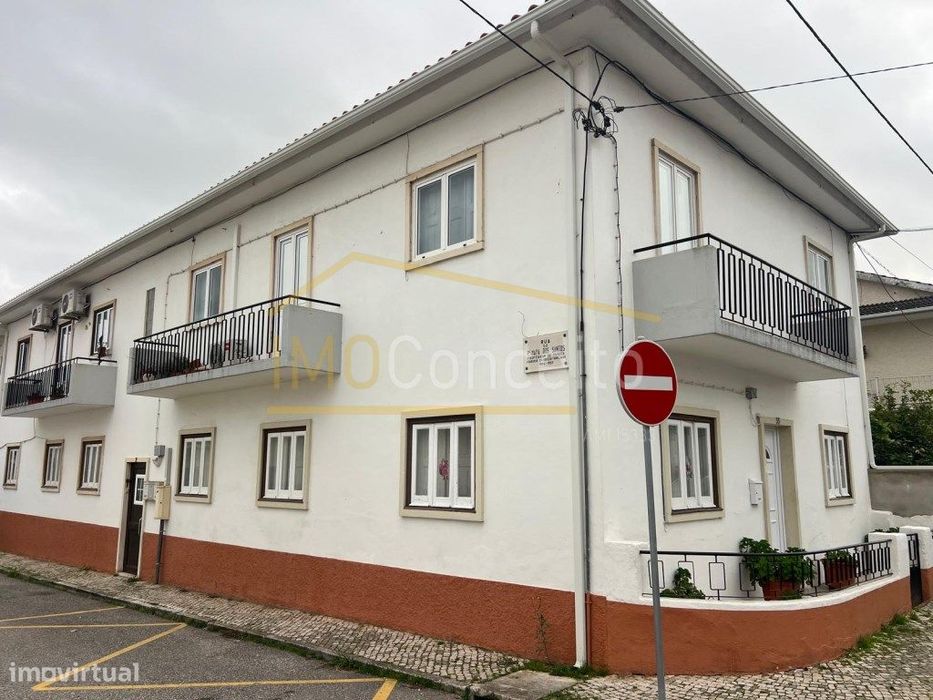 INVESTIMENTO 4 Andares Moradia T3 | 1º andar e R/C - Logradouro - M...