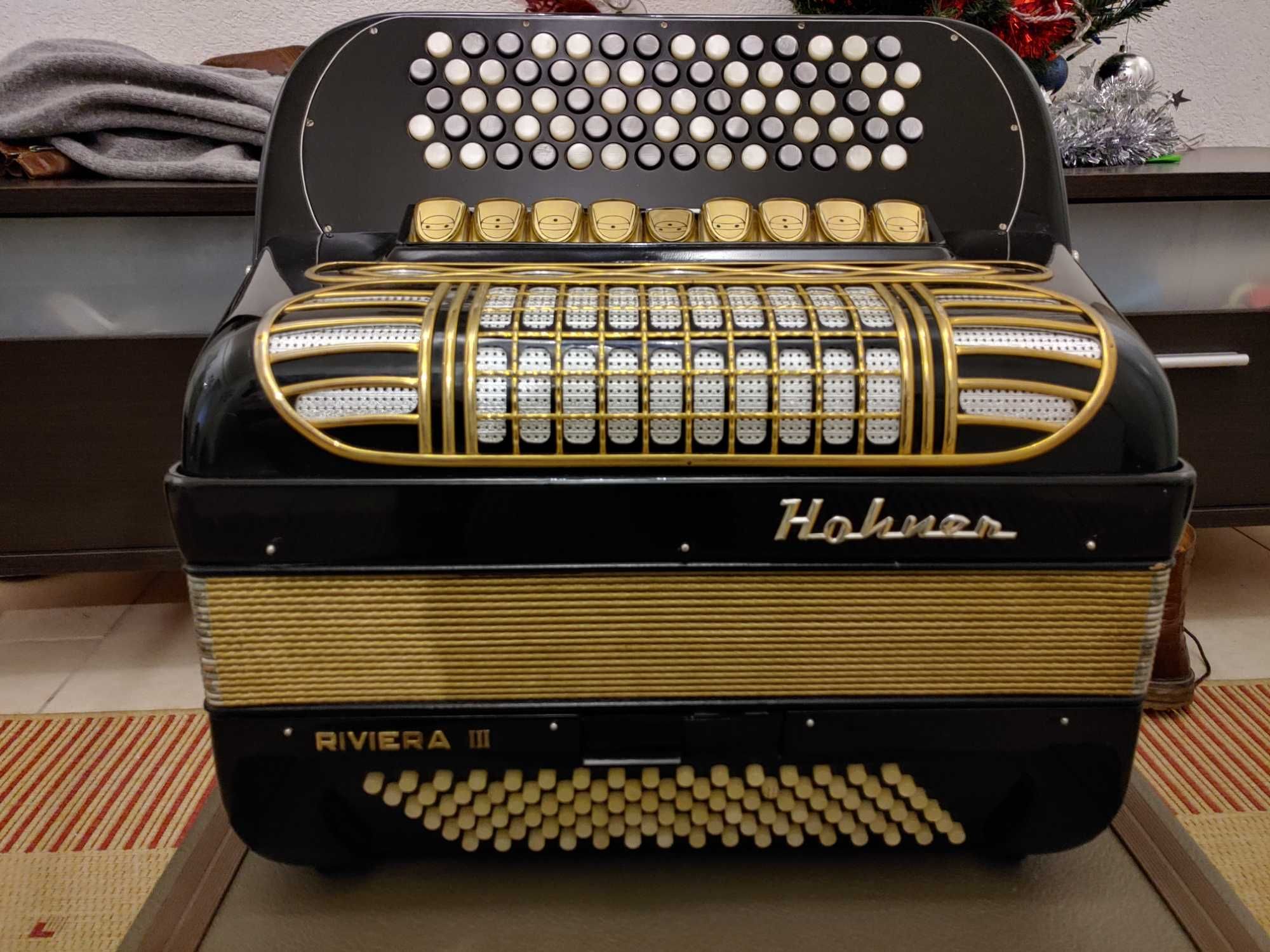 Hohner Riviera III 3a Terceira voz de botões em bom estado