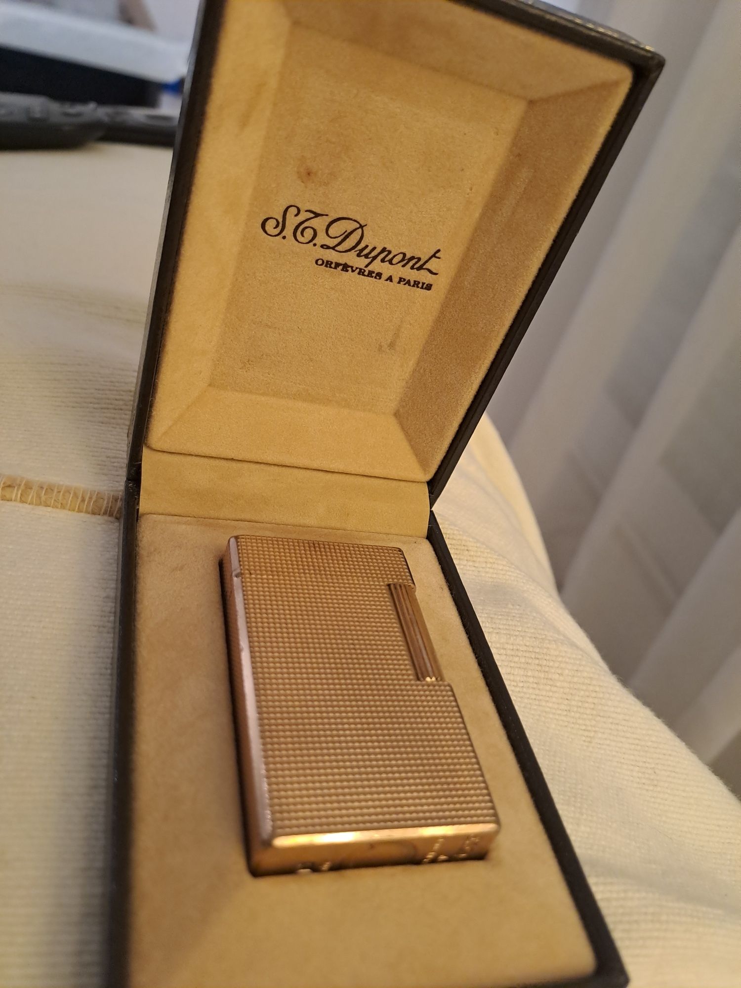 Isqueiro Dupont dourado