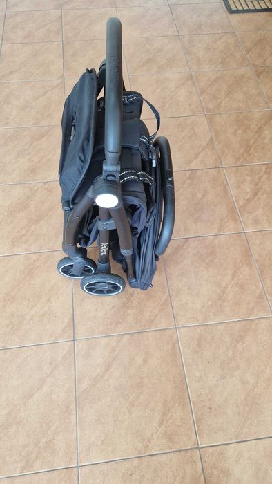 Wózek spacerowy-parasolka