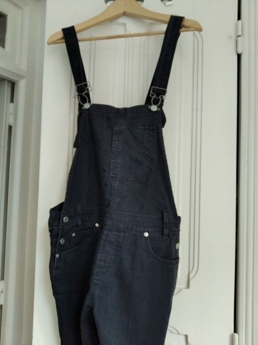 Jardineiras jumpsuit de ganga preta Levi's impecáveis