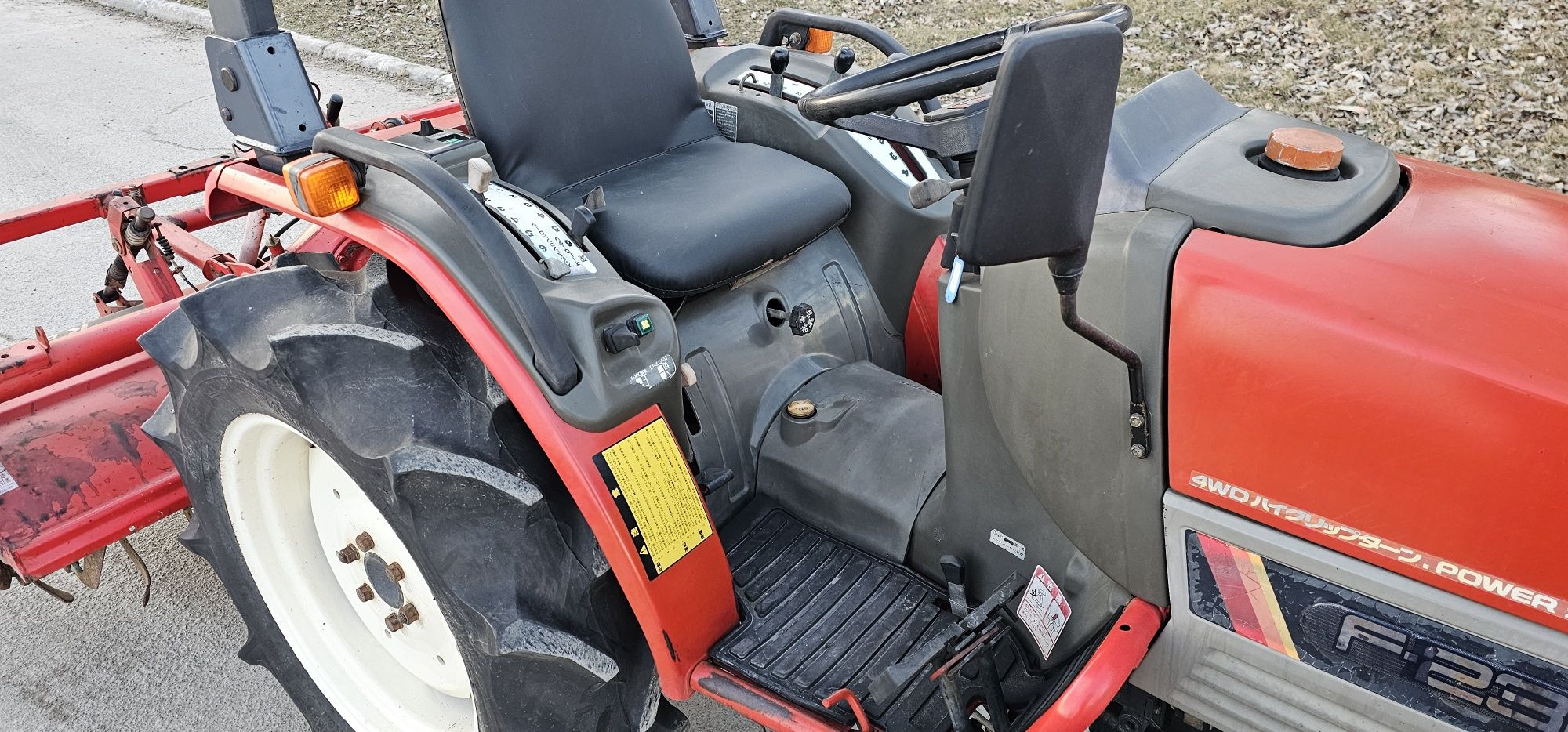 Японський Мінітрактор Трактор  Yanmar F 230