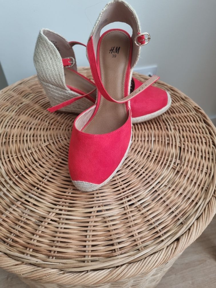 Alpercata/ sandália  em veludo n. 39 H&M