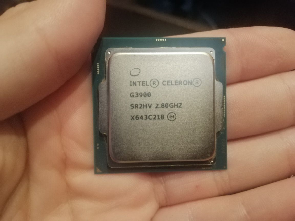 Процессор Intel Celeron G3900 рабочий.