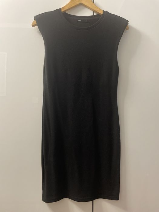 Czarna damska sukienka