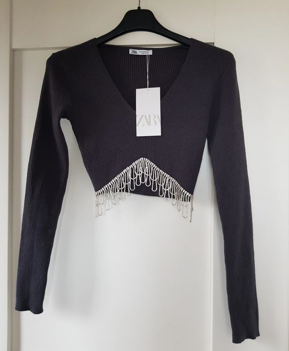 Crop top prążkowany zara biżuteryjne zdobienie